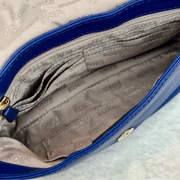 Leather Bag w/ Adjustable Gold Chain Strap - Picture 12 of 16